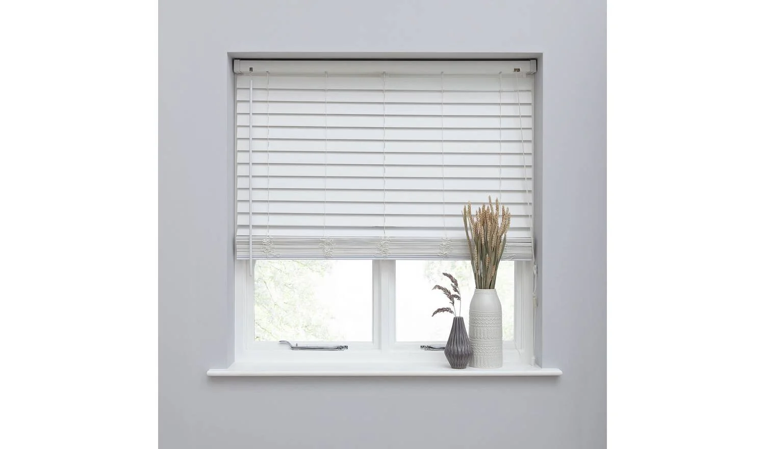 25mm Faux Wooden Venetian Blind White 150x160cm Window Treatment Privacy