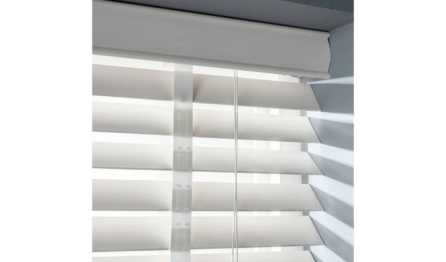 50mm Wooden White Venetian Tape Blind 120x160cm Easy Clean - Image 2