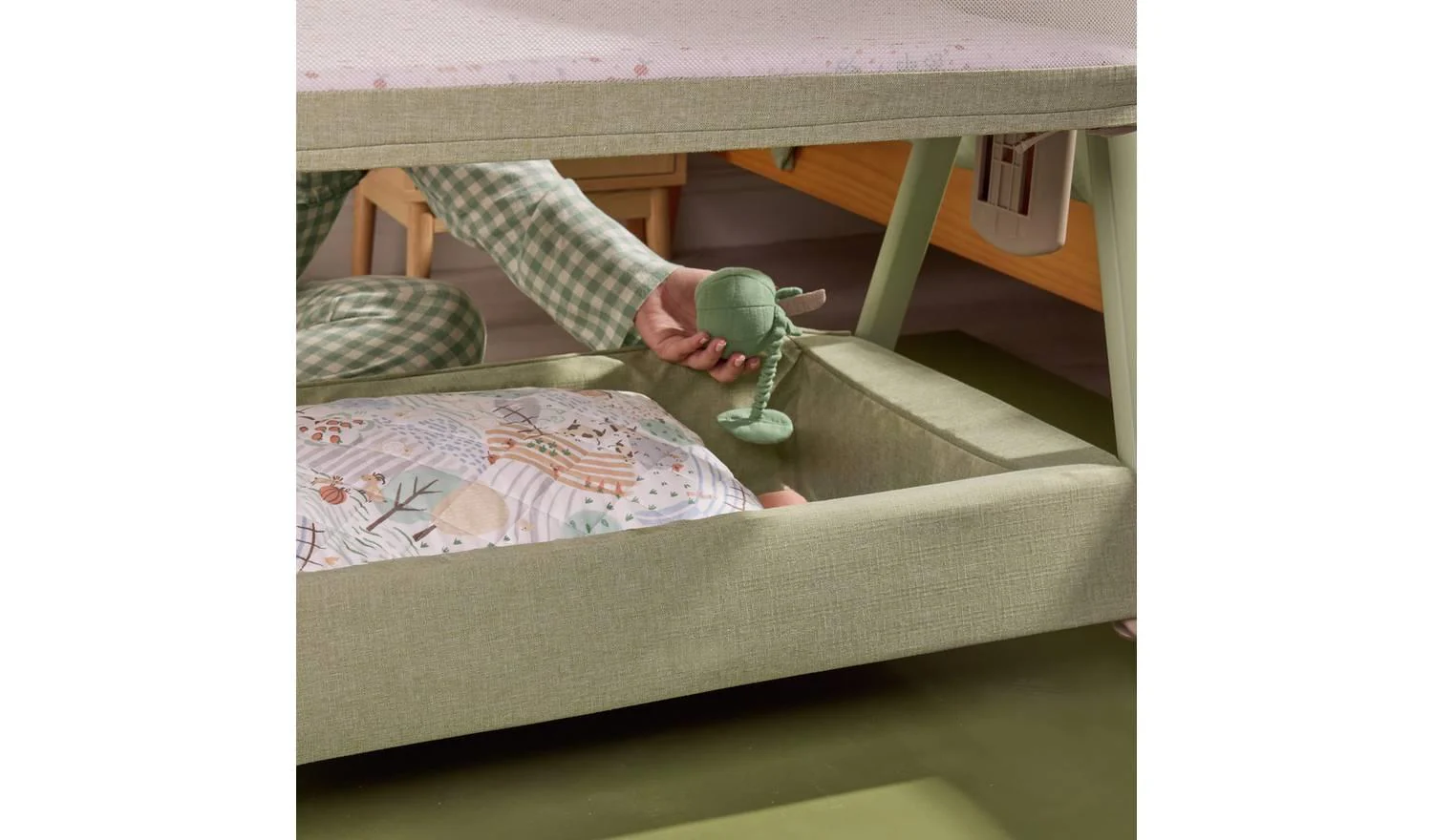 Cozee Zen Eucalyptus Bedside Crib 30 Sec Fold Travel - Image 9