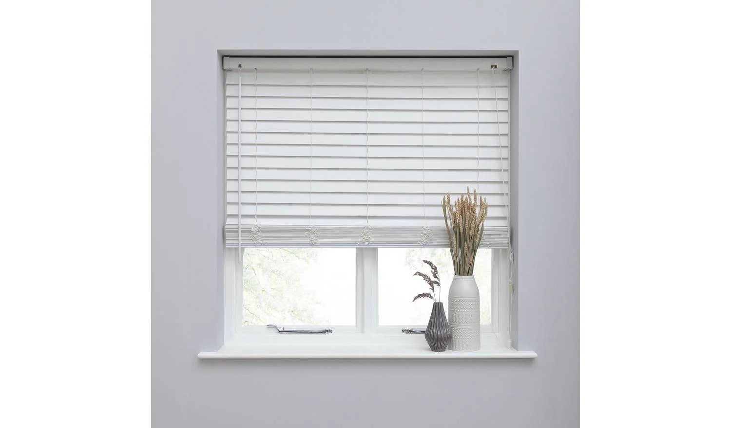Faux Wood White 25mm Slat Venetian Blind - 120x160cm