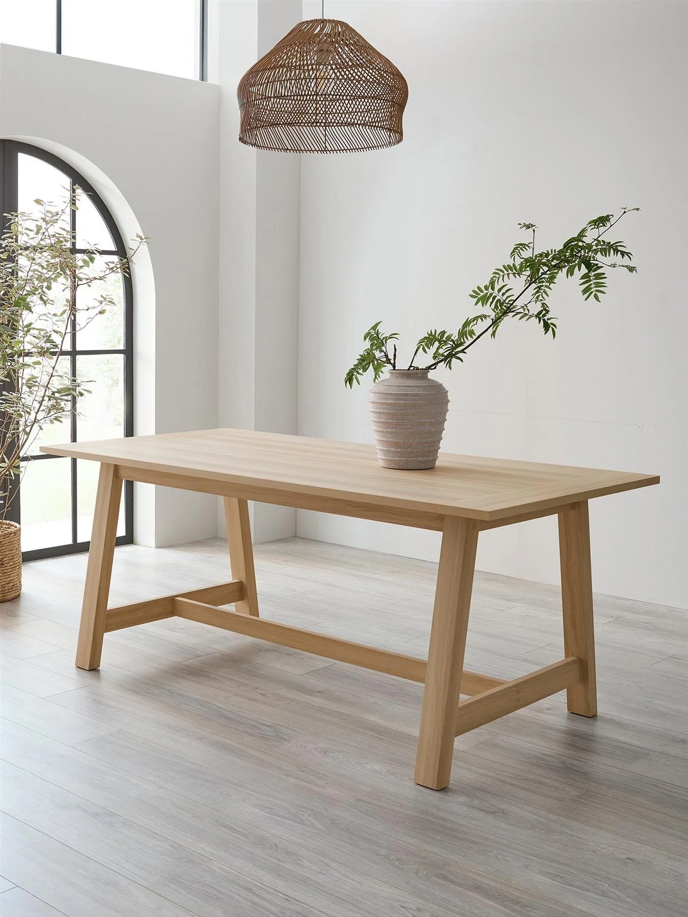 Lindley 185 cm Dining Table Oak For Family Diner Easy Assembly UK