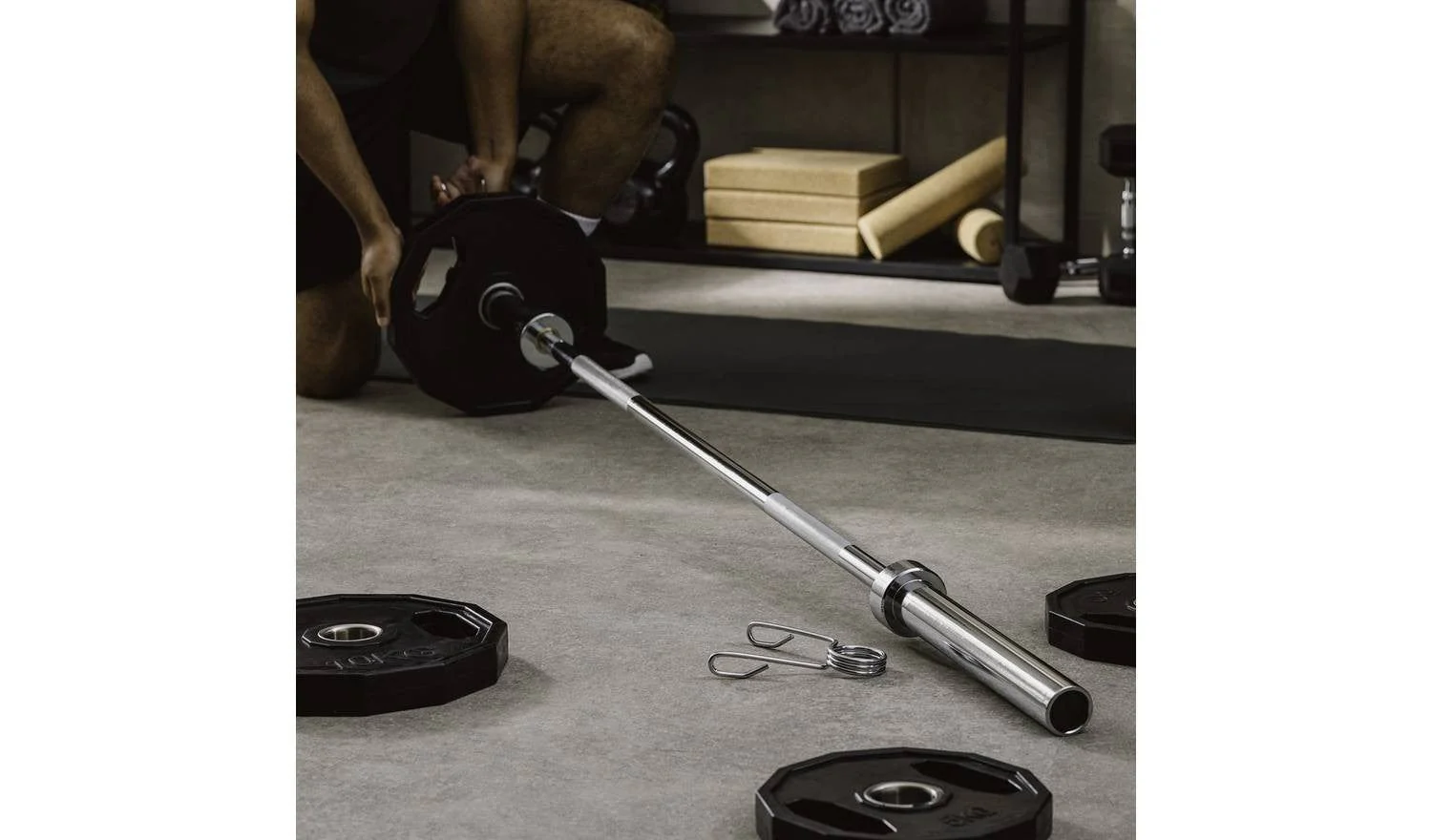 Pro Fitness 6ft Olympic Barbell Chrome + Weight Plates 2 x 5kg - Image 2