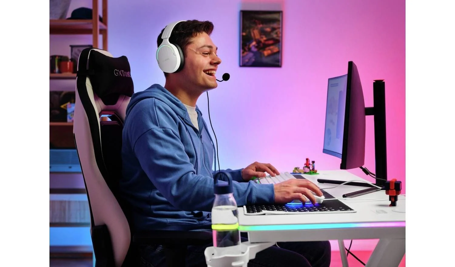 Trust GXT709 Luminus RGB Gaming Desk - White - Image 12
